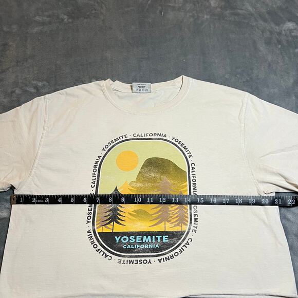 Techstyles Yosemite California Crop Crewneck T-Shirt Size Medium **TINY FLAW** - Picture 7 of 11